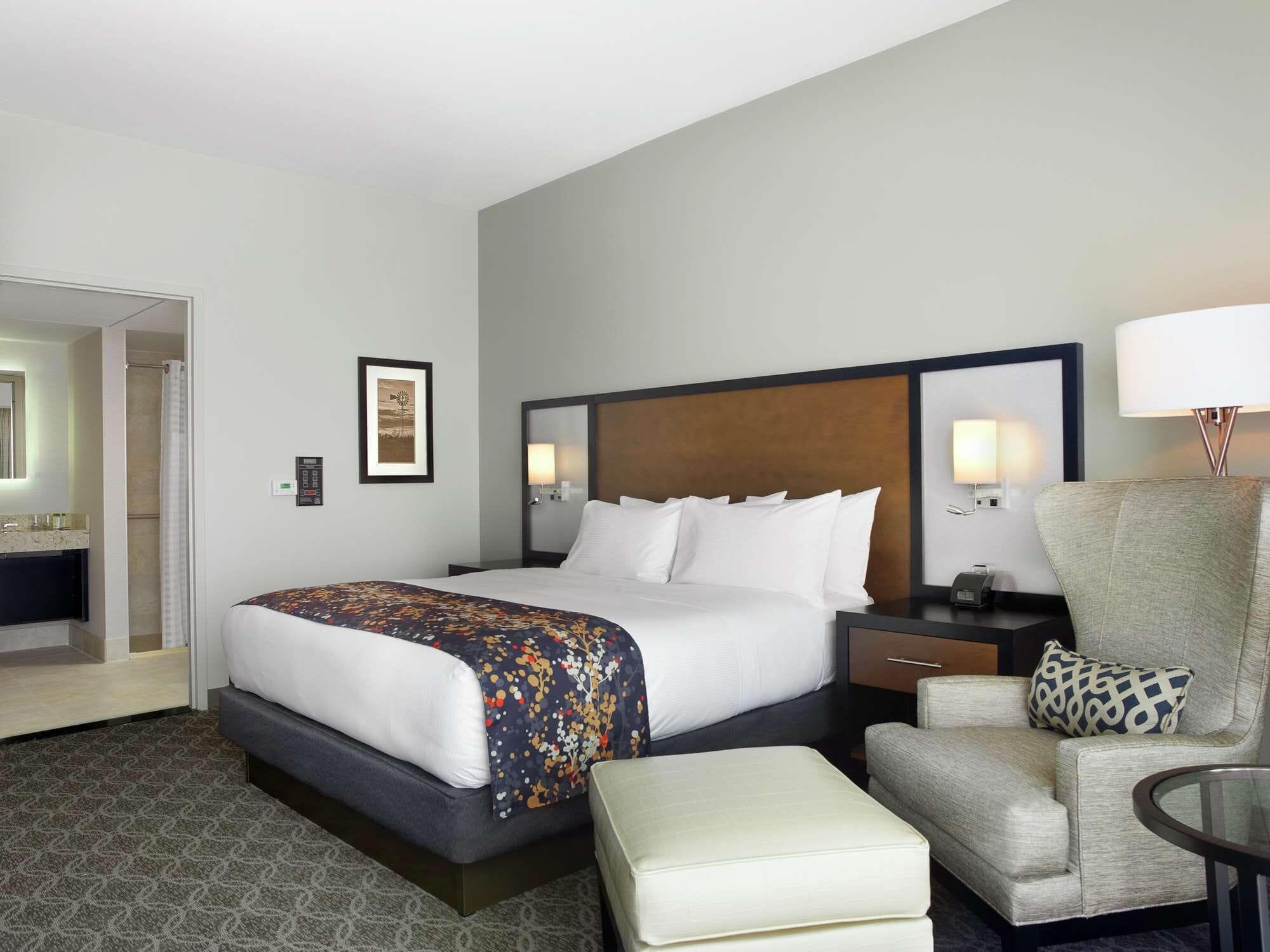 Doubletree By Hilton Hotel Cedar Rapids Convention Complex Bagian luar foto