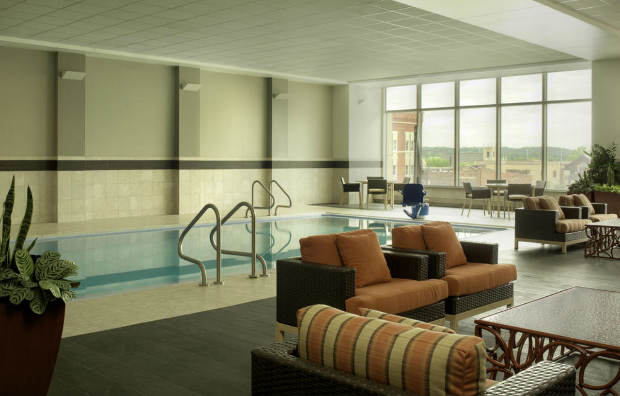 Doubletree By Hilton Hotel Cedar Rapids Convention Complex Bagian luar foto